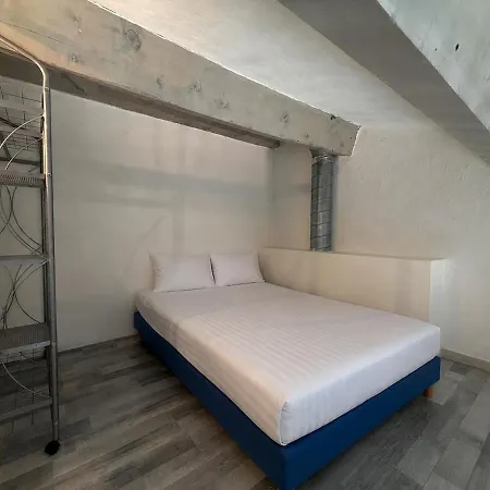 Avec Mezzanine, Climatise, Acces Prive Golf Saint-Raphael (Var)